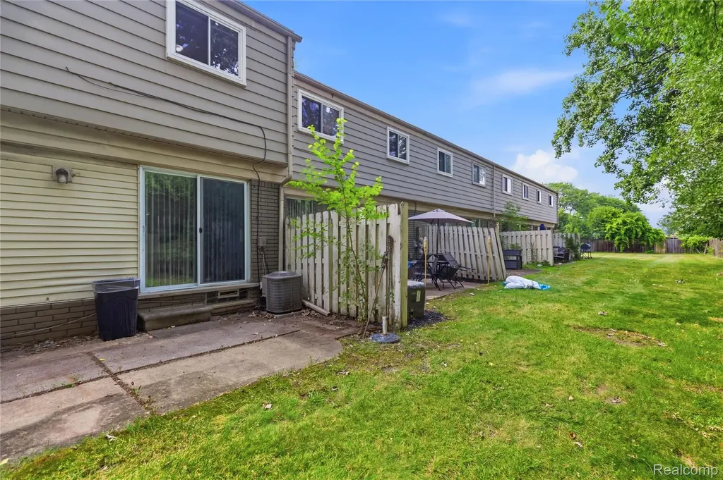 26066 Franklin Pointe Drive Southfield City MI 48034
