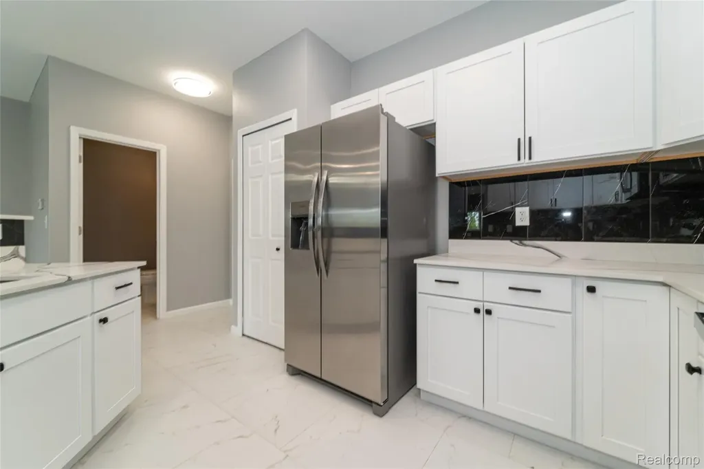 29987 Marigold Drive Southfield City MI 48076