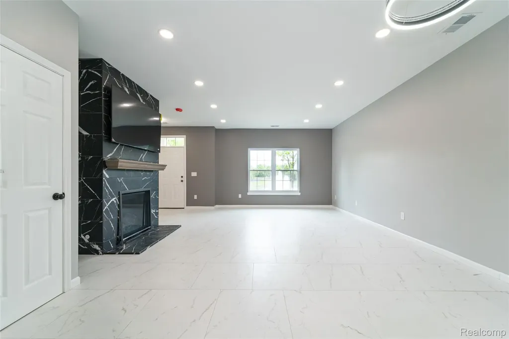 29987 Marigold Drive Southfield City MI 48076