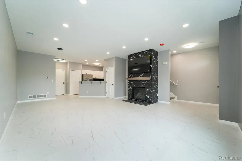 29987 Marigold Drive Southfield City MI 48076
