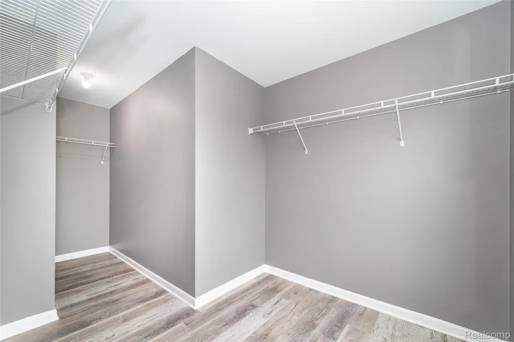 29987 Marigold Drive Southfield City MI 48076