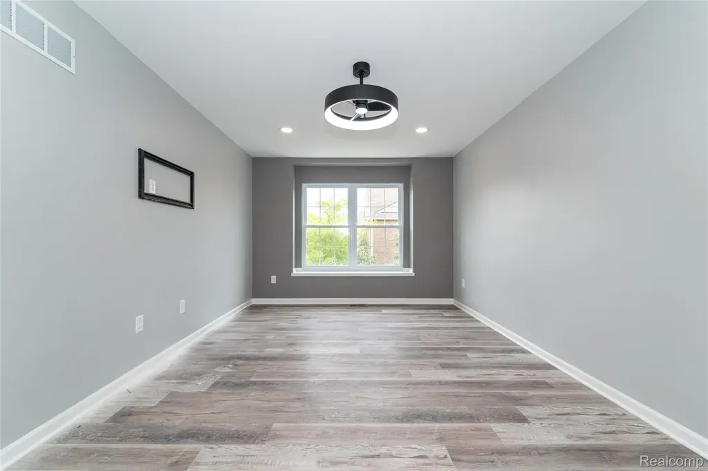 29987 Marigold Drive Southfield City MI 48076