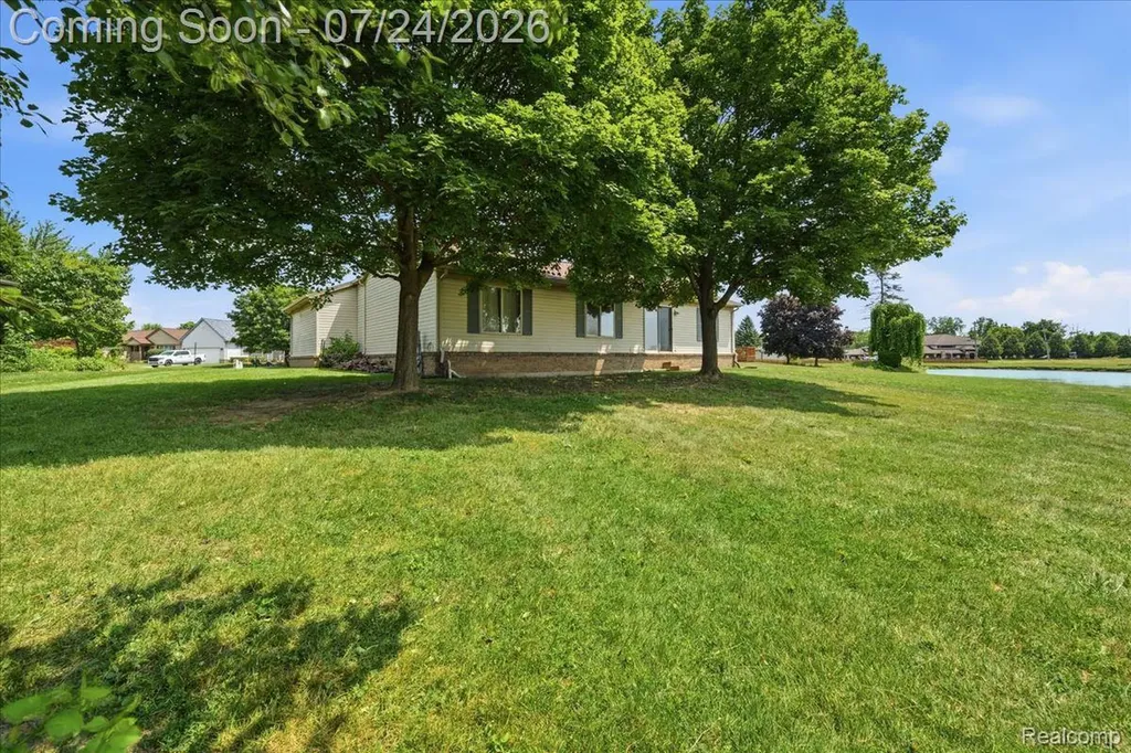 21700 Brookside South Drive Macomb Township MI 48044