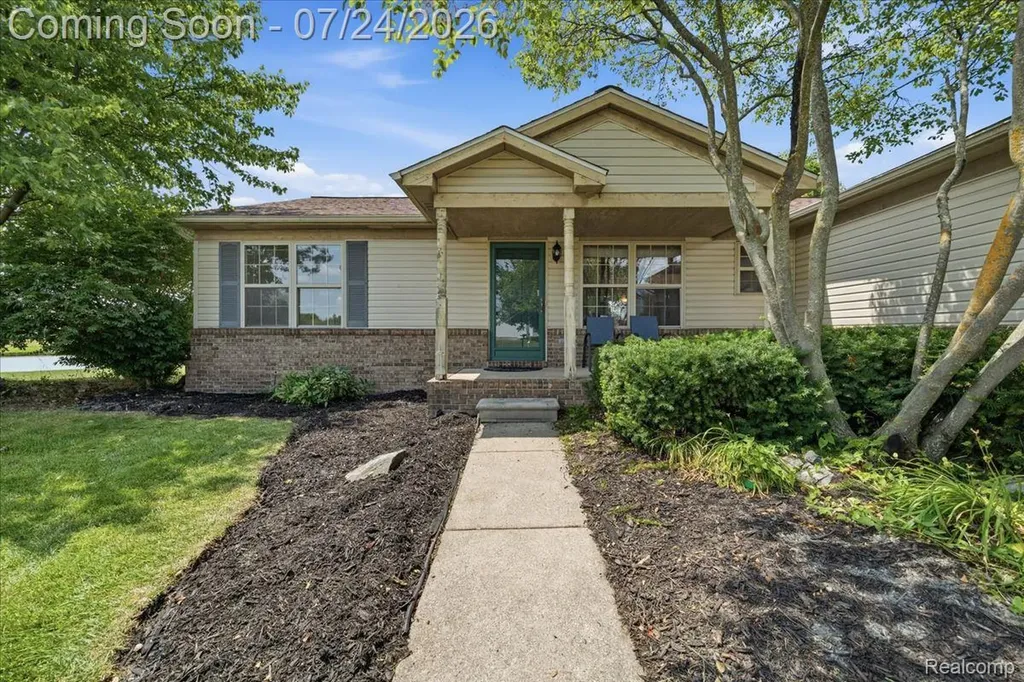 21700 Brookside South Drive Macomb Township MI 48044