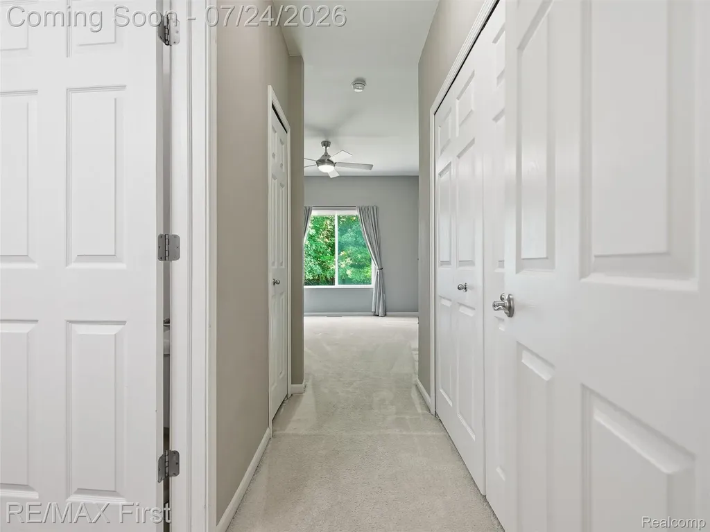 29364 Woodpark Circle Warren City MI 48092