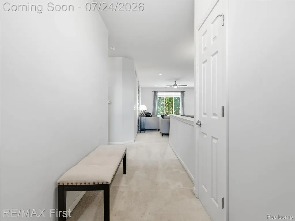 29364 Woodpark Circle Warren City MI 48092