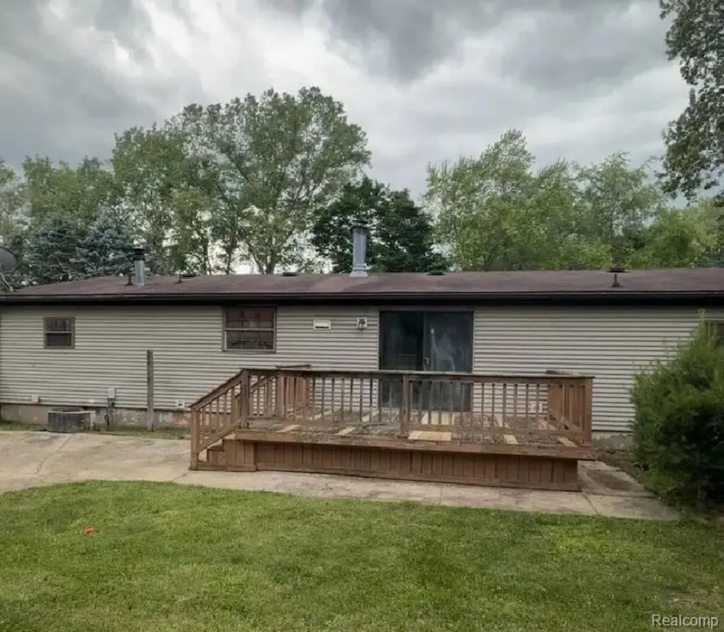10537 Byron Road Burns Township MI 48418