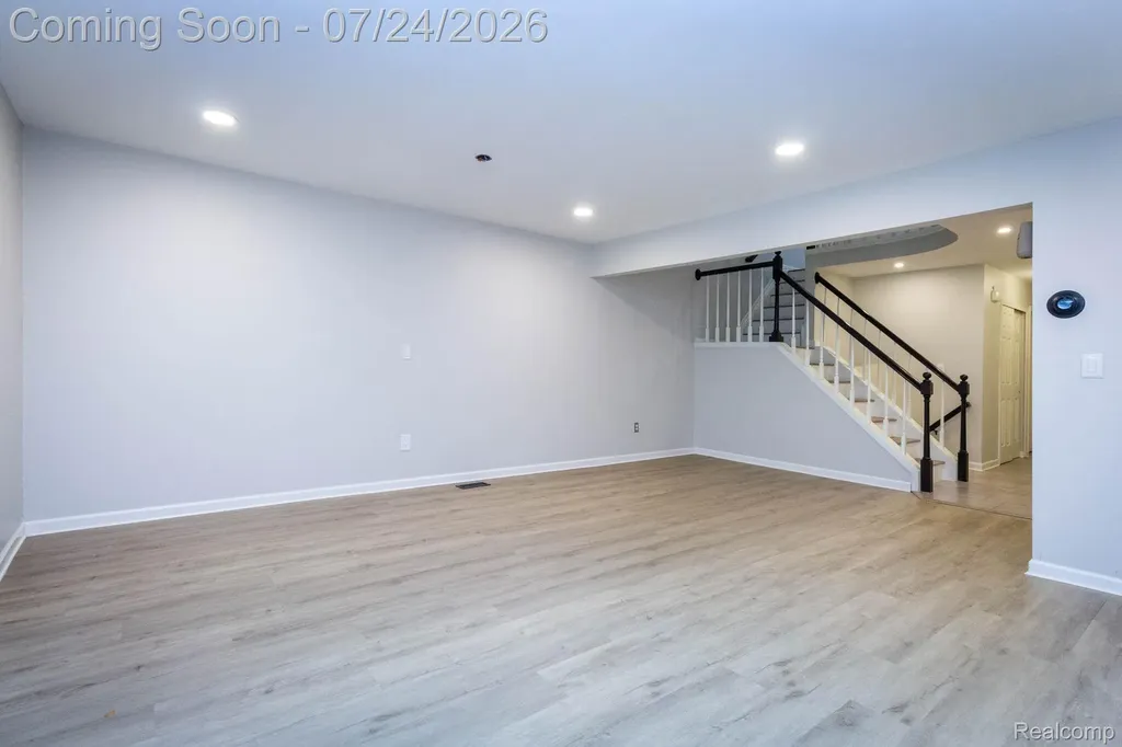 7 Parkplace W Allen Park City MI 48101