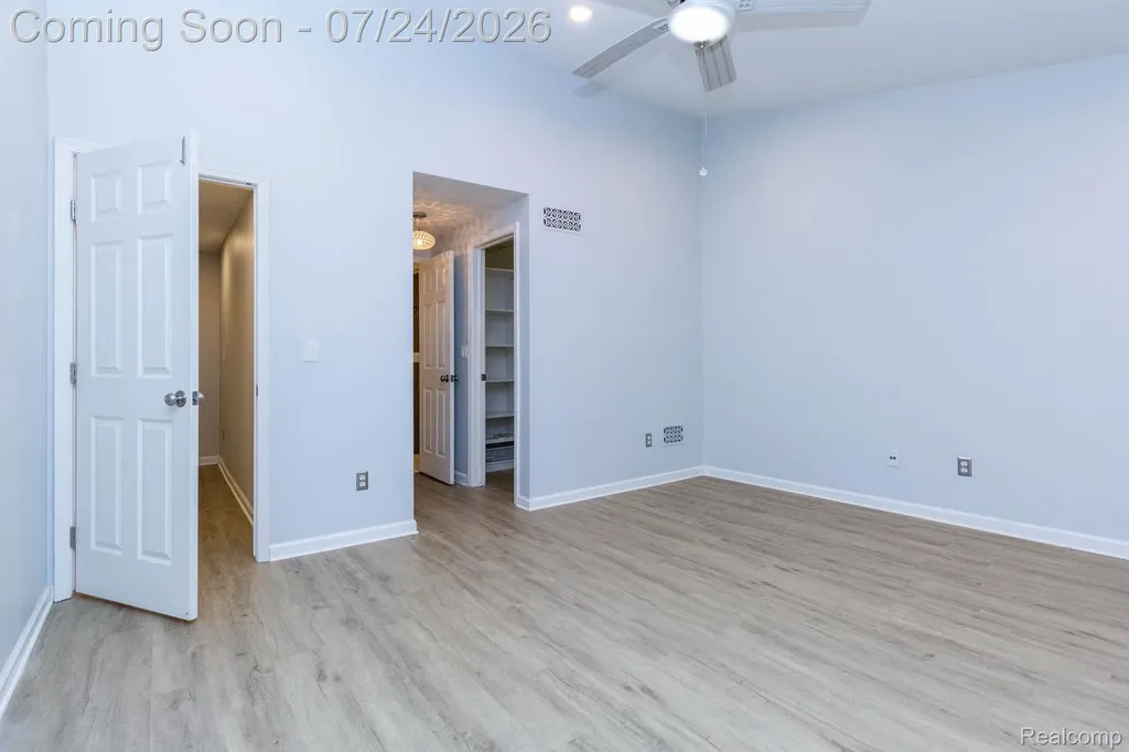 7 Parkplace W Allen Park City MI 48101
