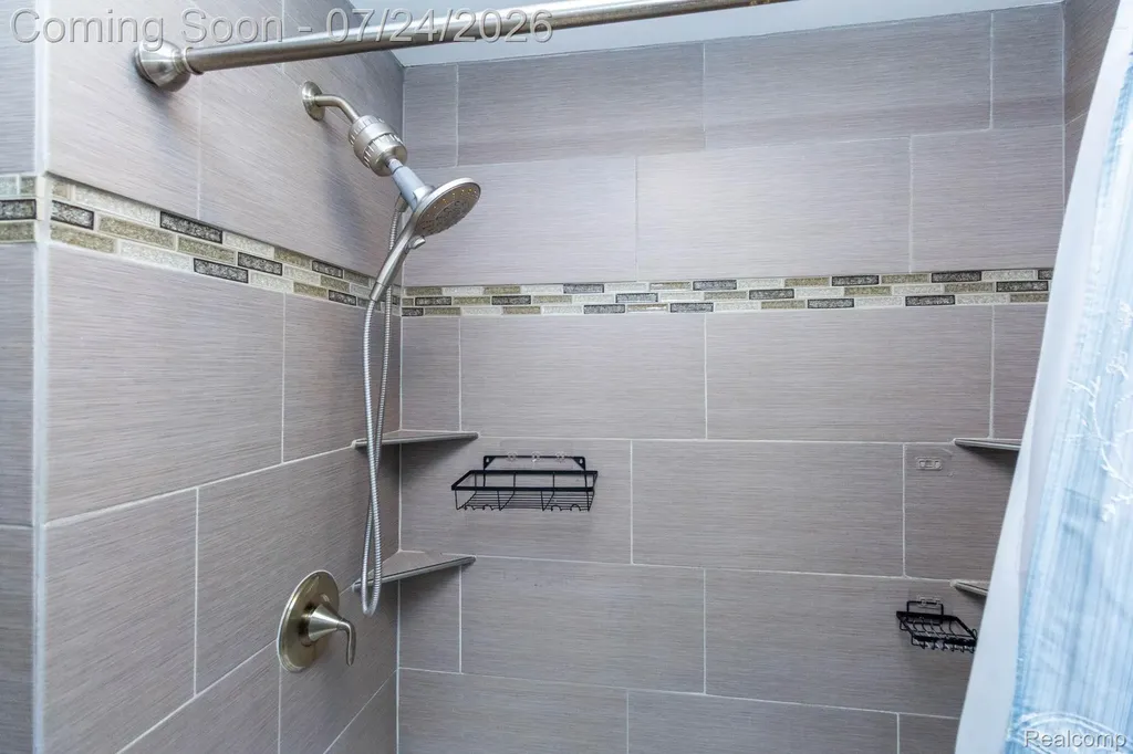 7 Parkplace W Allen Park City MI 48101
