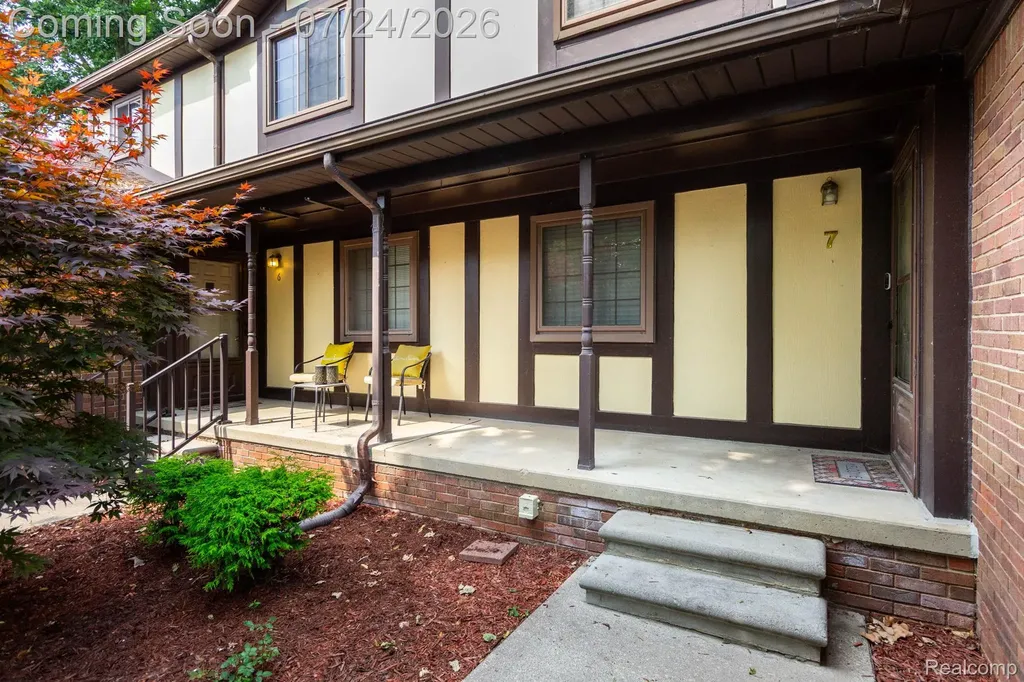 7 Parkplace W Allen Park City MI 48101