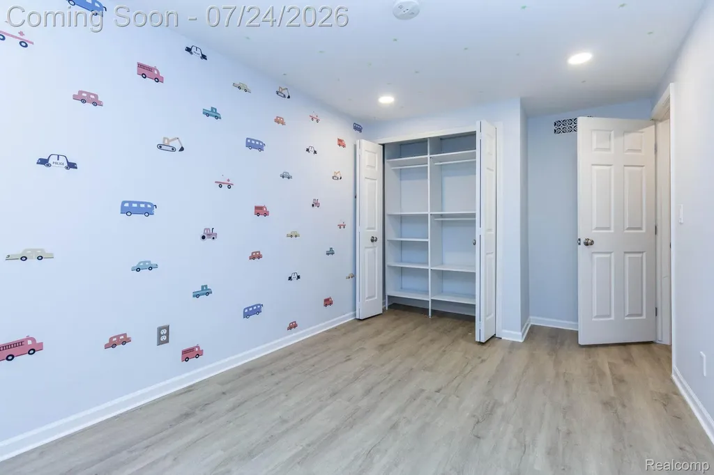 7 Parkplace W Allen Park City MI 48101