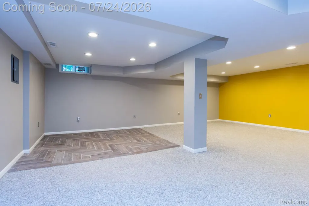 7 Parkplace W Allen Park City MI 48101