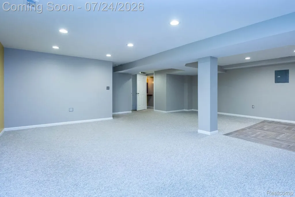 7 Parkplace W Allen Park City MI 48101