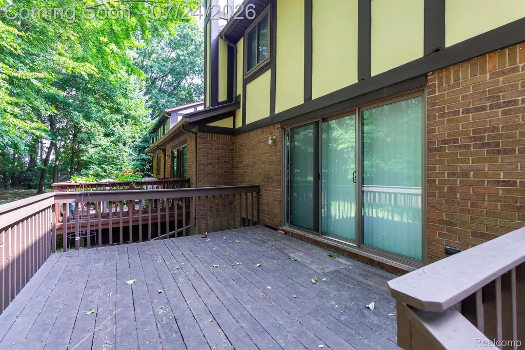 7 Parkplace W Allen Park City MI 48101