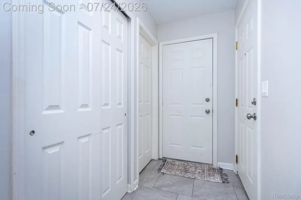 7 Parkplace W Allen Park City MI 48101