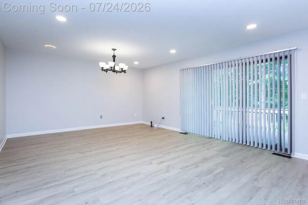 7 Parkplace W Allen Park City MI 48101