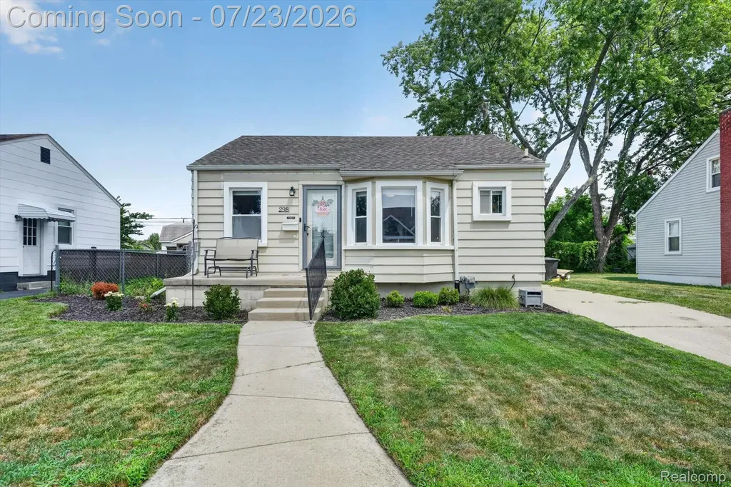 298 W Tacoma Street Clawson City MI 48017