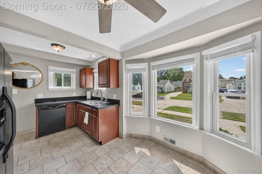 298 W Tacoma Street Clawson City MI 48017