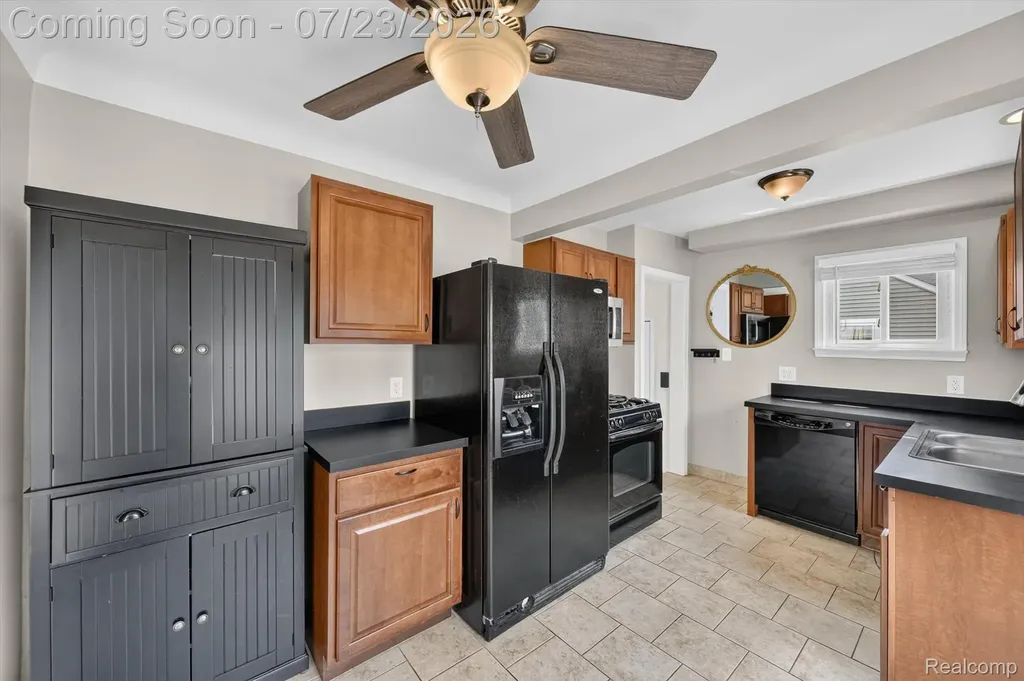 298 W Tacoma Street Clawson City MI 48017