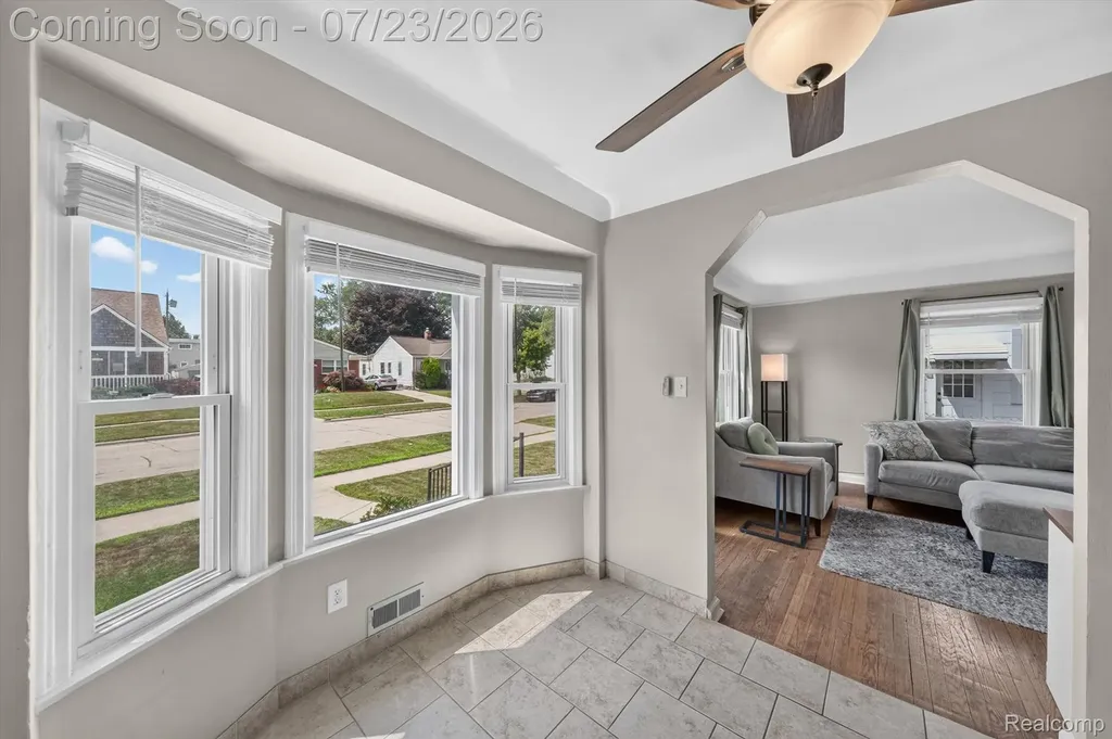 298 W Tacoma Street Clawson City MI 48017