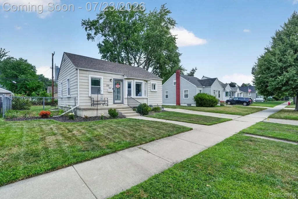 298 W Tacoma Street Clawson City MI 48017