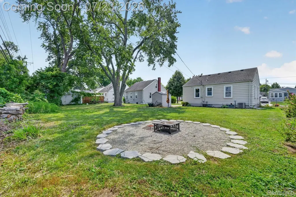 298 W Tacoma Street Clawson City MI 48017