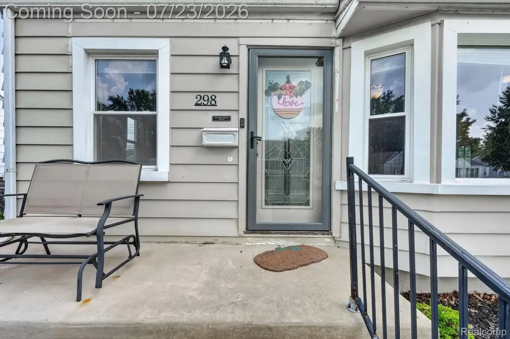 298 W Tacoma Street Clawson City MI 48017
