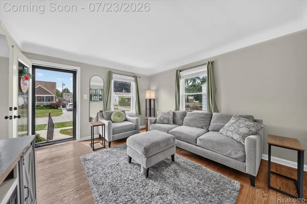 298 W Tacoma Street Clawson City MI 48017
