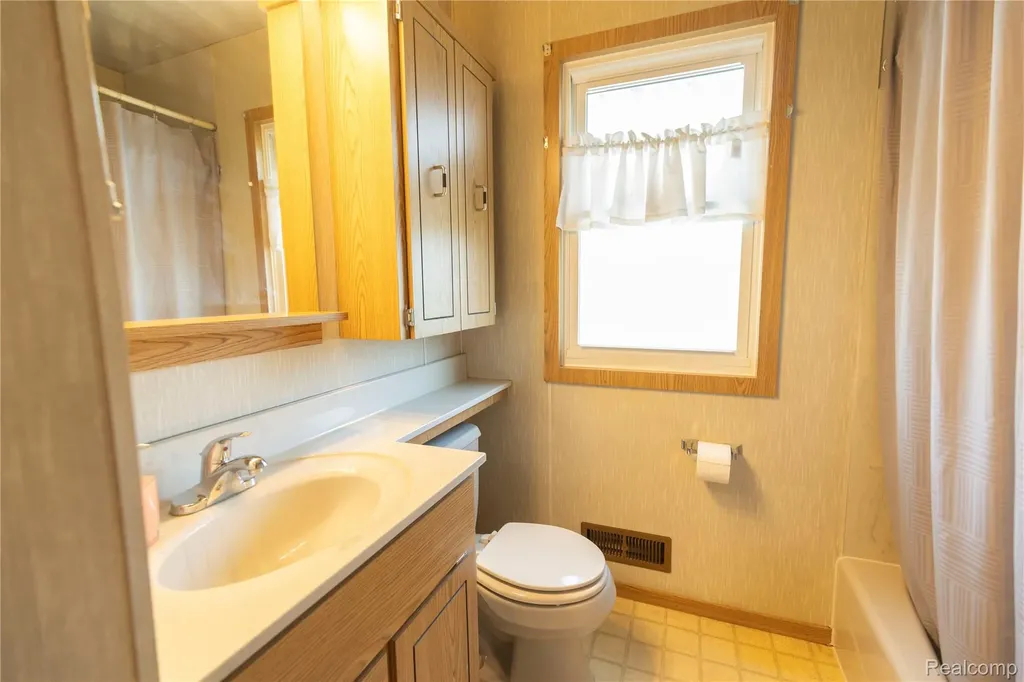 17108 Reno Street Riverview City MI 48193