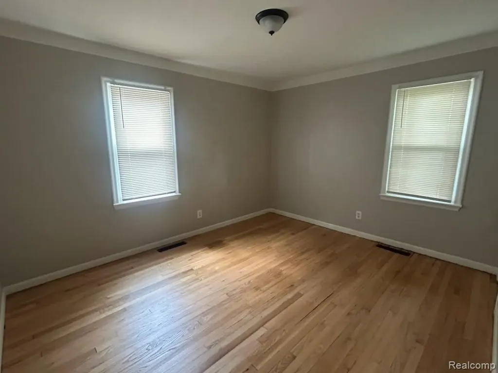 18707 Centralia Redford Charter Township MI 48240