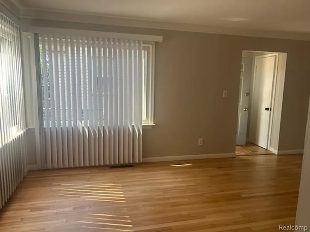 18707 Centralia Redford Charter Township MI 48240