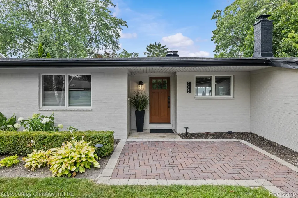 3997 Dill Drive Waterford Charter Township MI 48329
