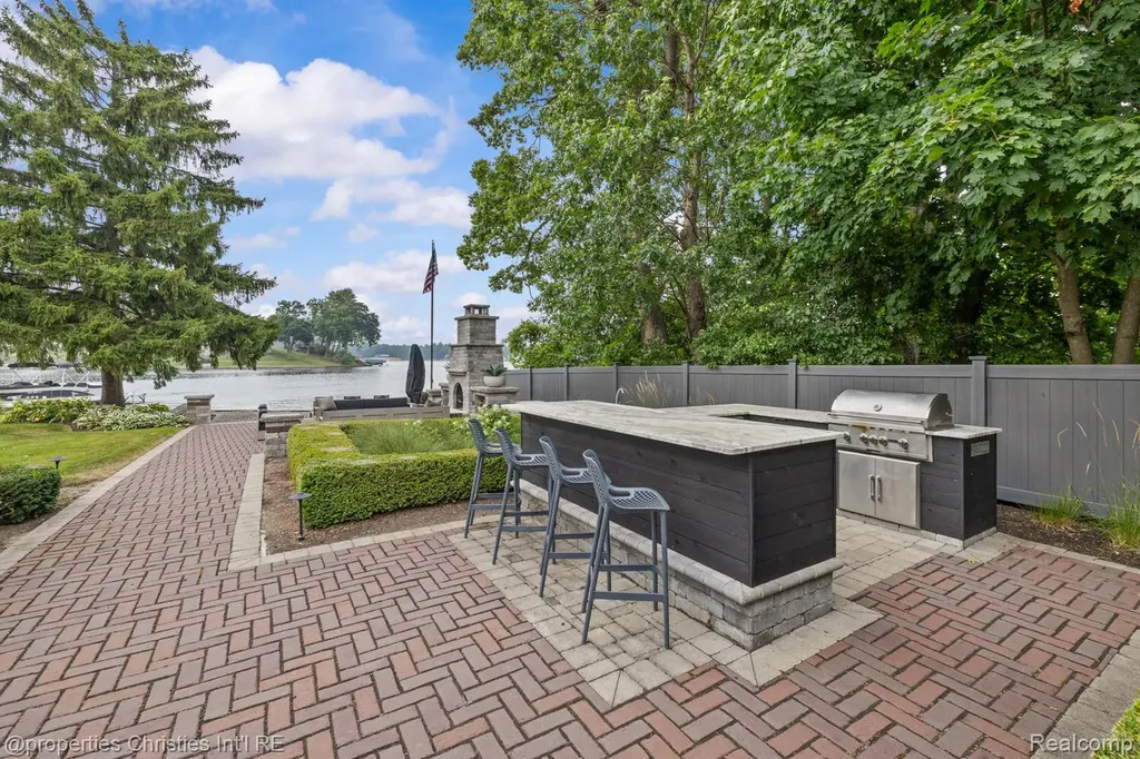 3997 Dill Drive Waterford Charter Township MI 48329