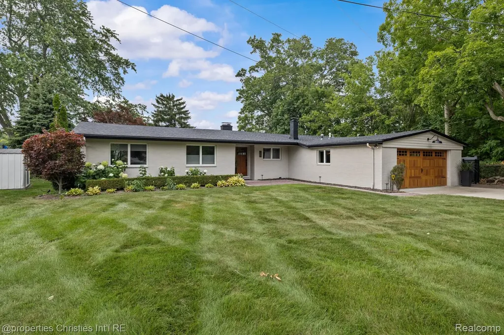 3997 Dill Drive Waterford Charter Township MI 48329