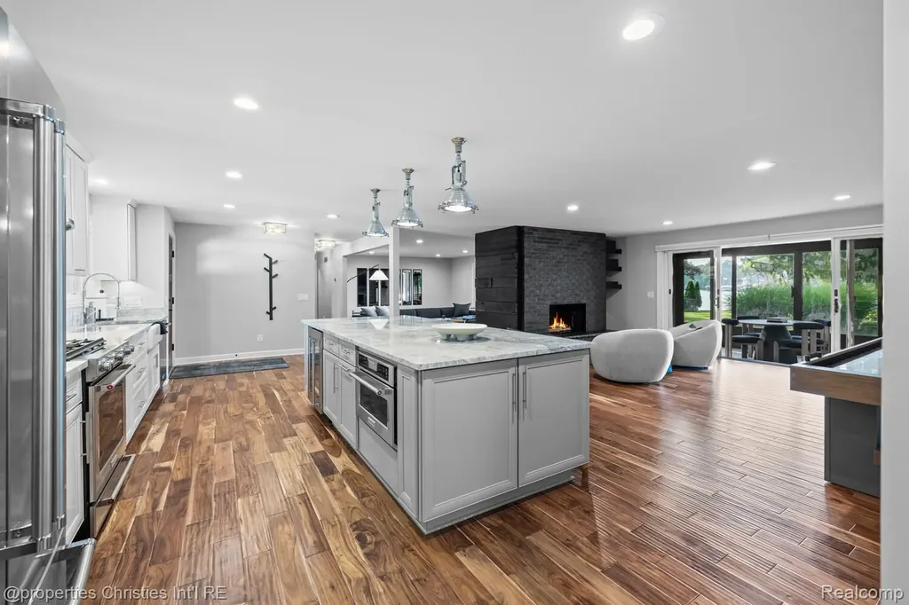3997 Dill Drive Waterford Charter Township MI 48329
