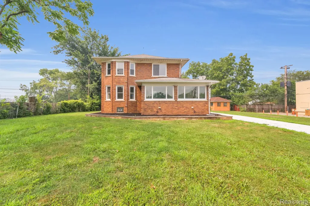 29016 Ford Road Garden City City MI 48135