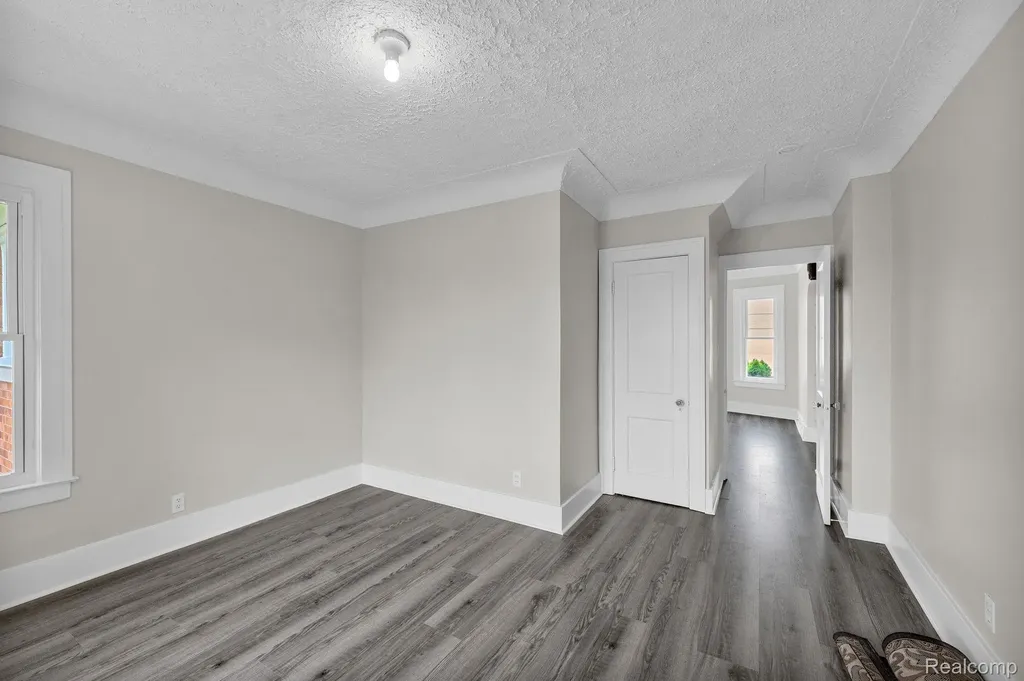 29016 Ford Road Garden City City MI 48135