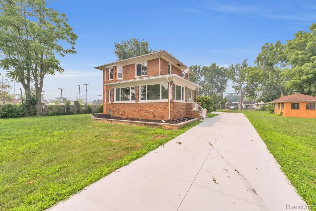 29016 Ford Road Garden City City MI 48135