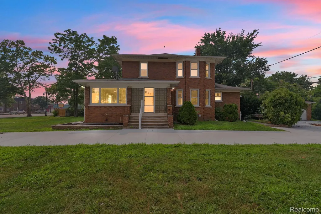 29016 Ford Road Garden City City MI 48135