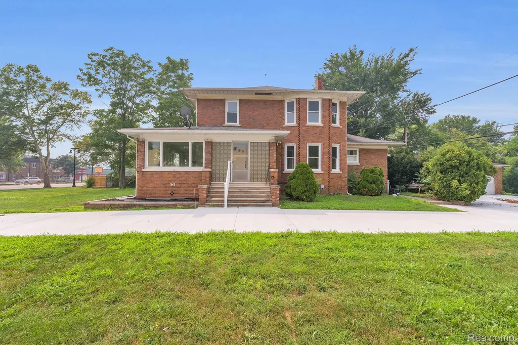 29016 Ford Road Garden City City MI 48135