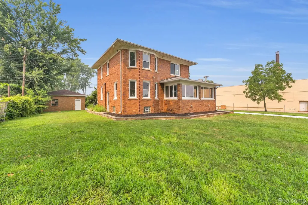 29016 Ford Road Garden City City MI 48135