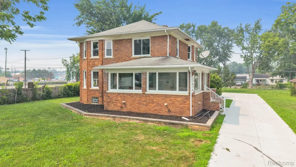 29016 Ford Road Garden City City MI 48135
