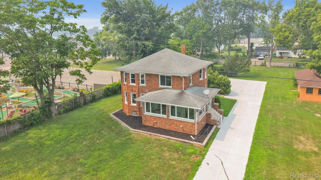 29016 Ford Road Garden City City MI 48135