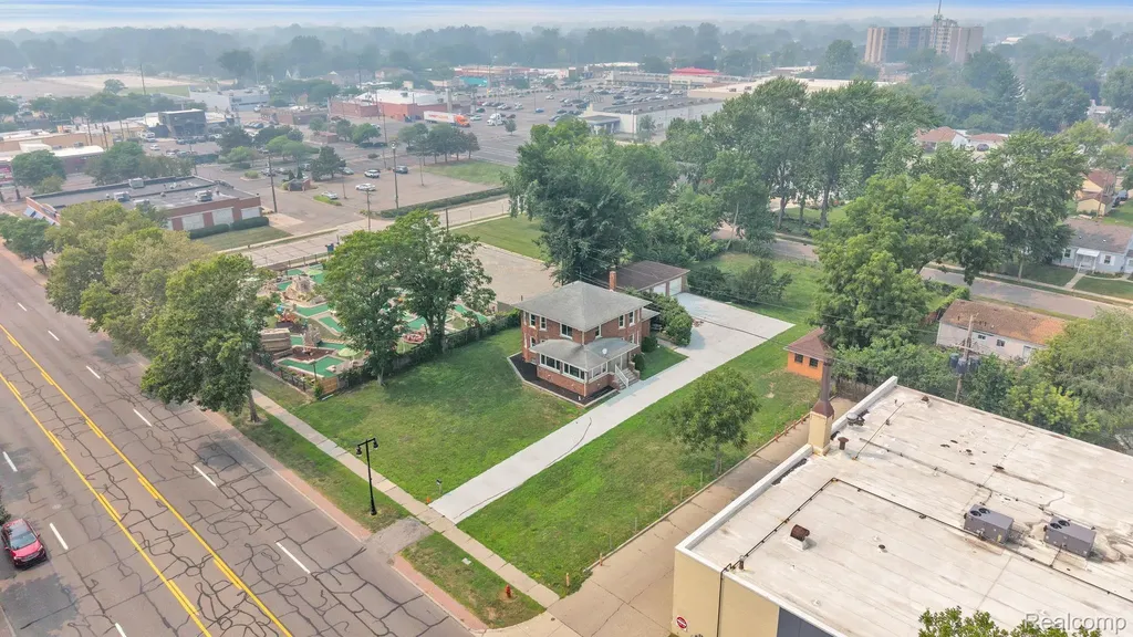 29016 Ford Road Garden City City MI 48135