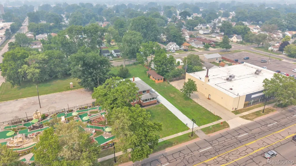 29016 Ford Road Garden City City MI 48135