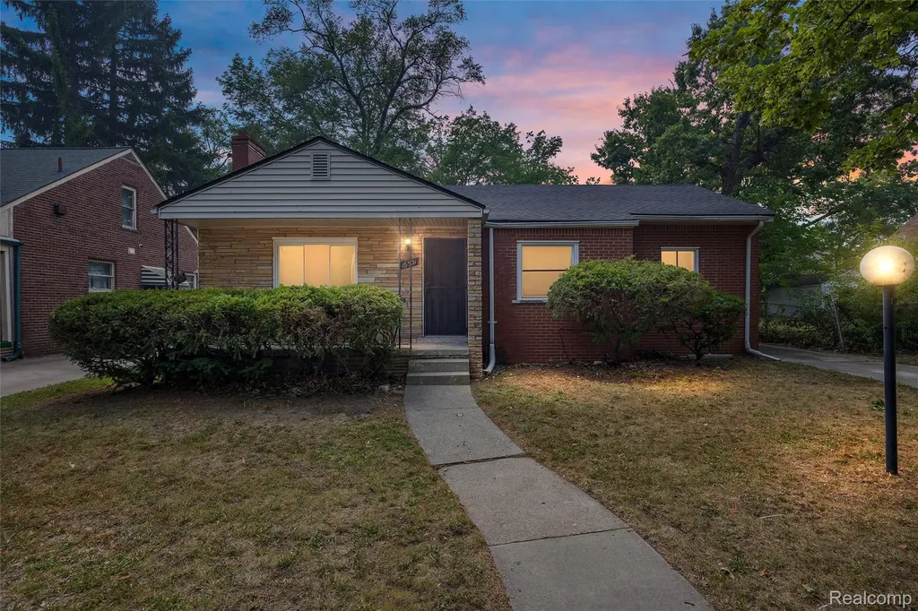 16531 Greenlawn Street Detroit City MI 48221