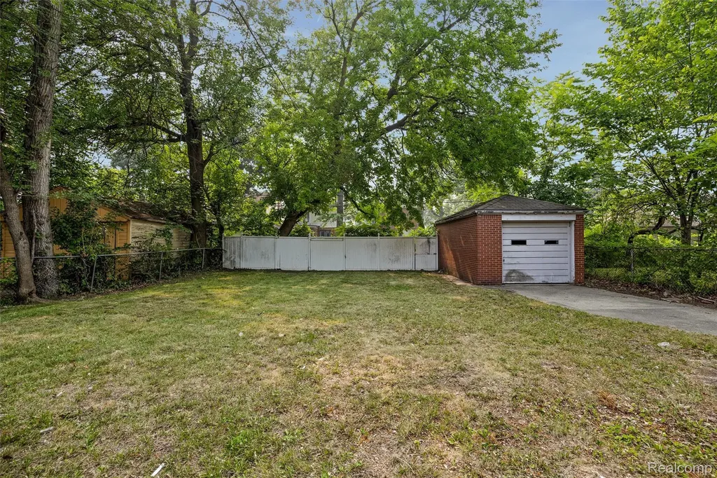 16531 Greenlawn Street Detroit City MI 48221
