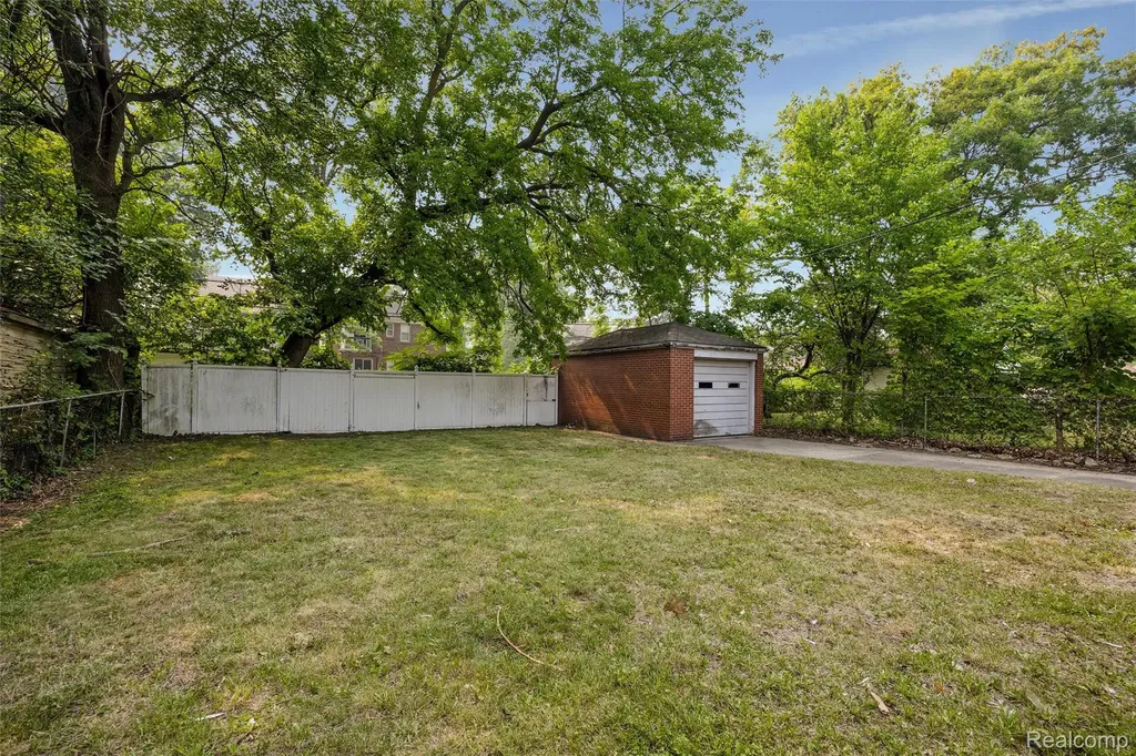 16531 Greenlawn Street Detroit City MI 48221