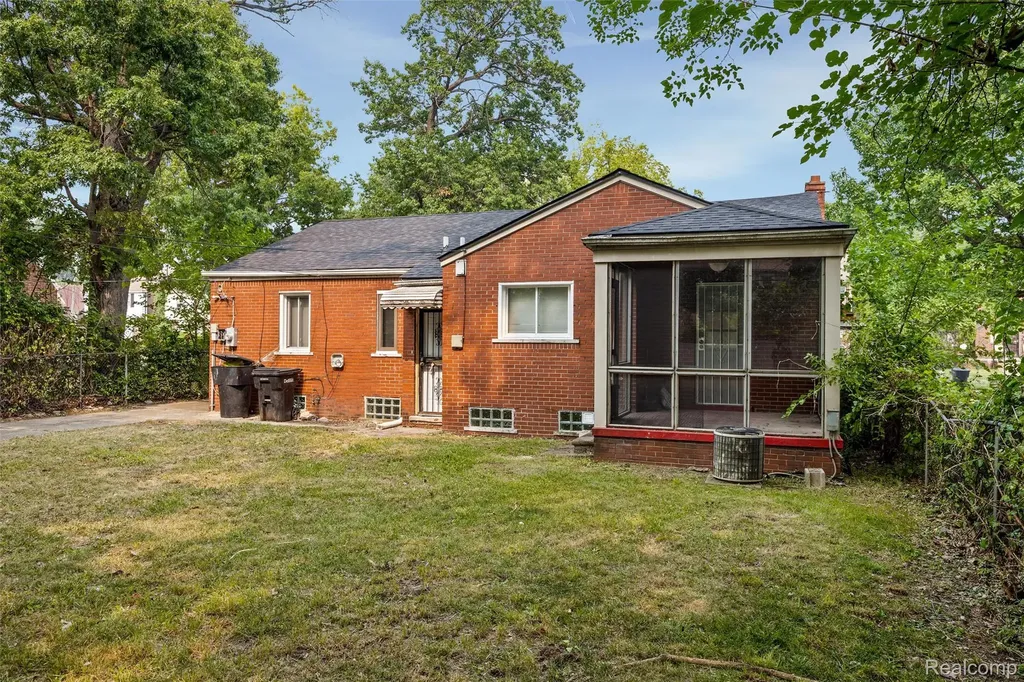 16531 Greenlawn Street Detroit City MI 48221